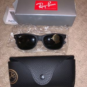 Ray-Ban Wayfarer glasses *Never worn*